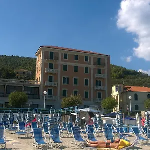 Monique 3*, Noli Italien